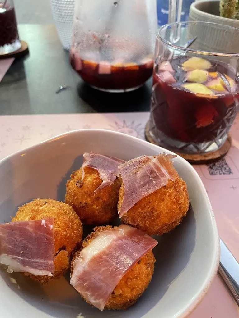 B M_Buena Suerte_Corralejo_review