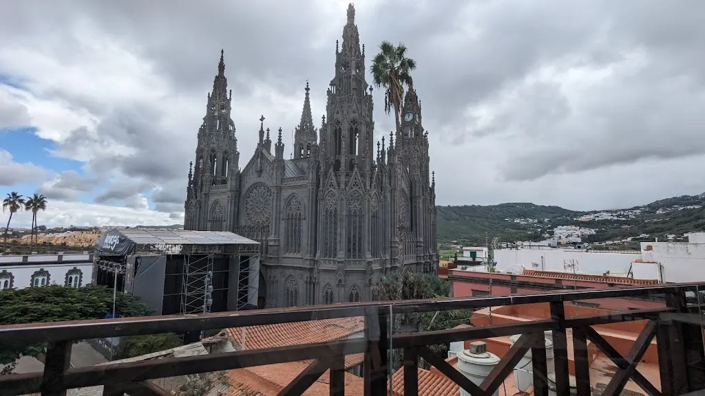 Roland Hahn_Emblemática Rooftop_Arucas_review