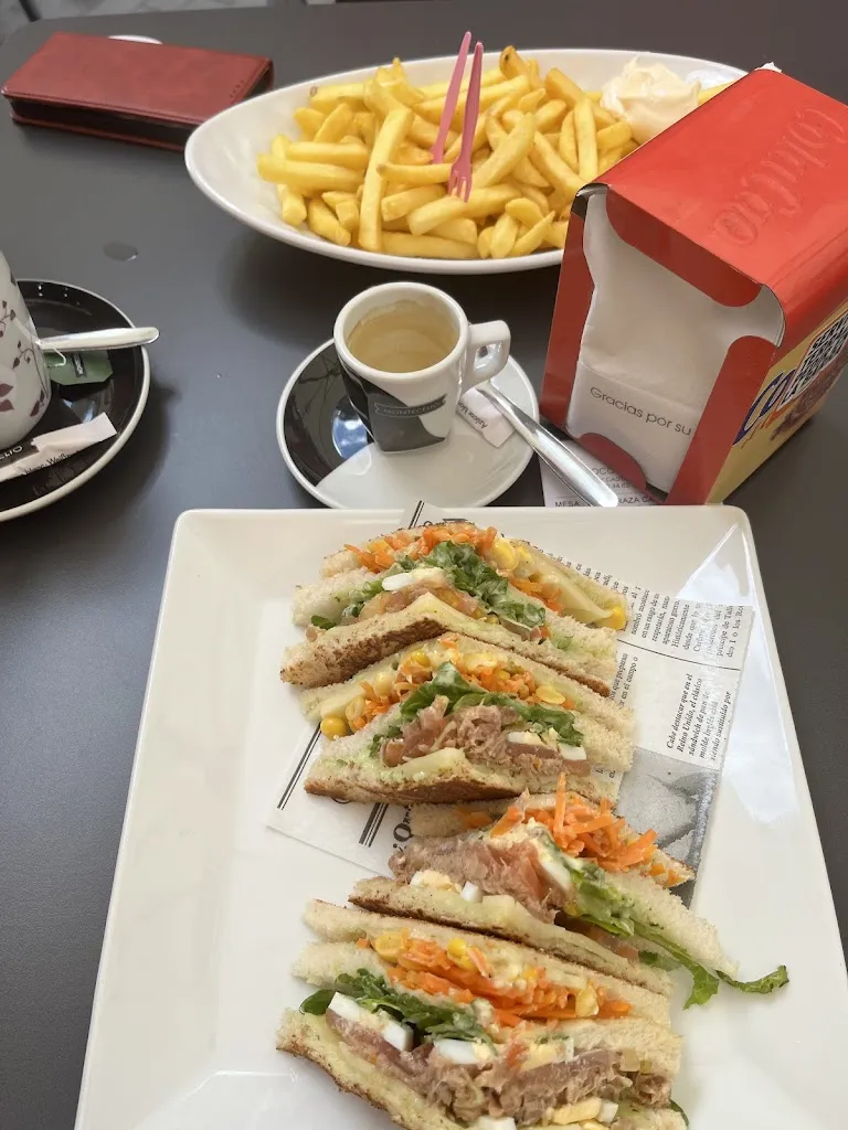 Peter E_Cafetería Siroco_Arucas_review