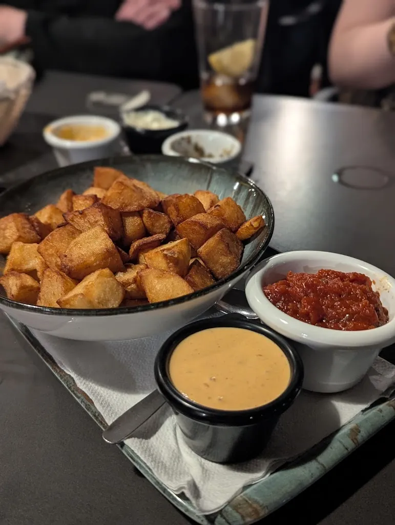 Andrew Glen - Maddison Productions_La Bohemia_Costa Teguise_review