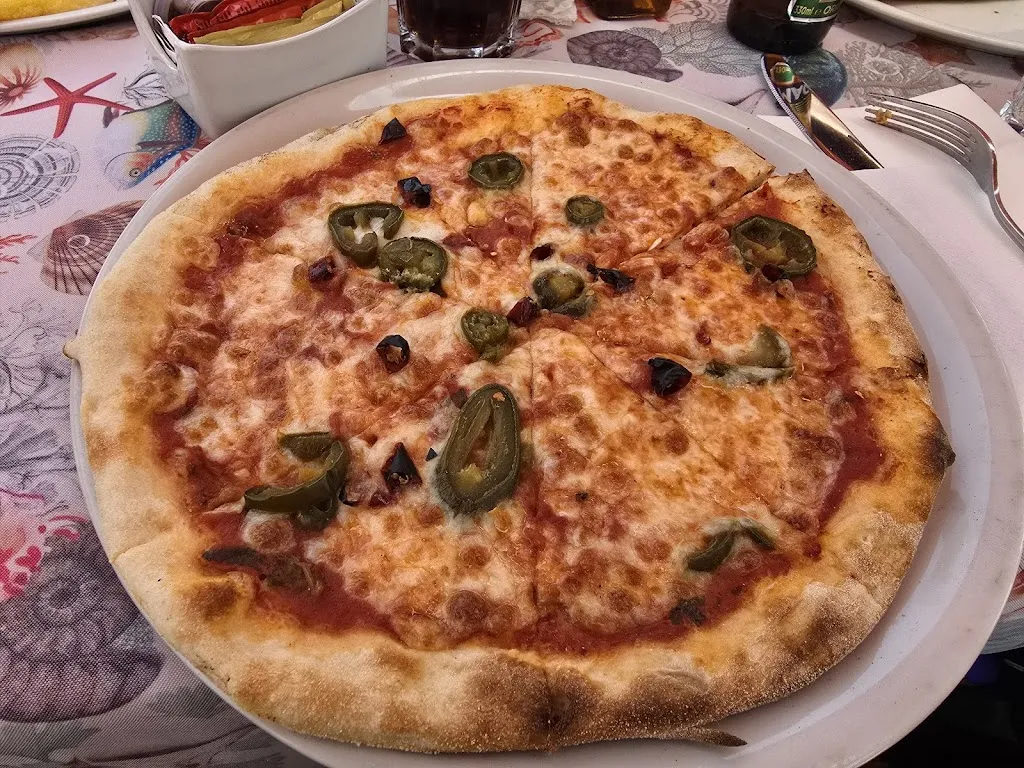 Hannah-marie Hill_Peskera_Costa Teguise_review