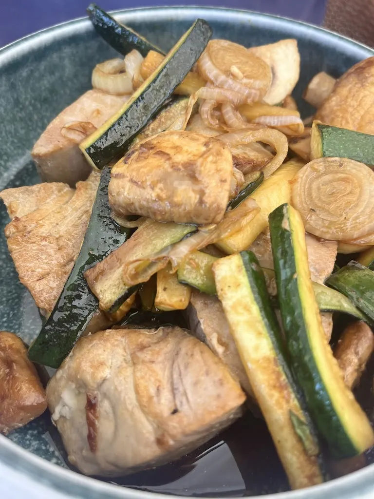 Sally Mitchell_L'Atelier_Costa Teguise_review