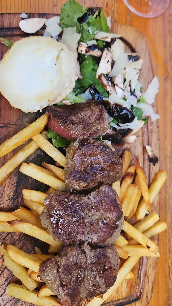 Arron Bennett-Everist_Mi Piace_Costa Teguise_review