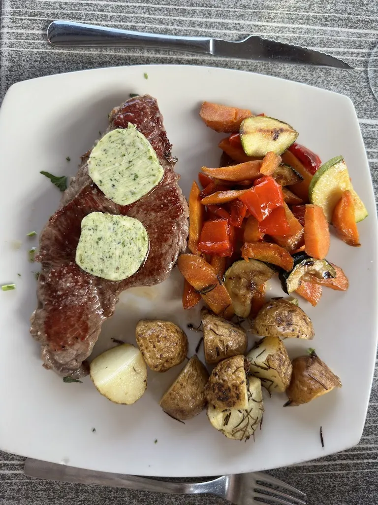 D Bevan_Restaurante Mediterran_Costa Calma_review