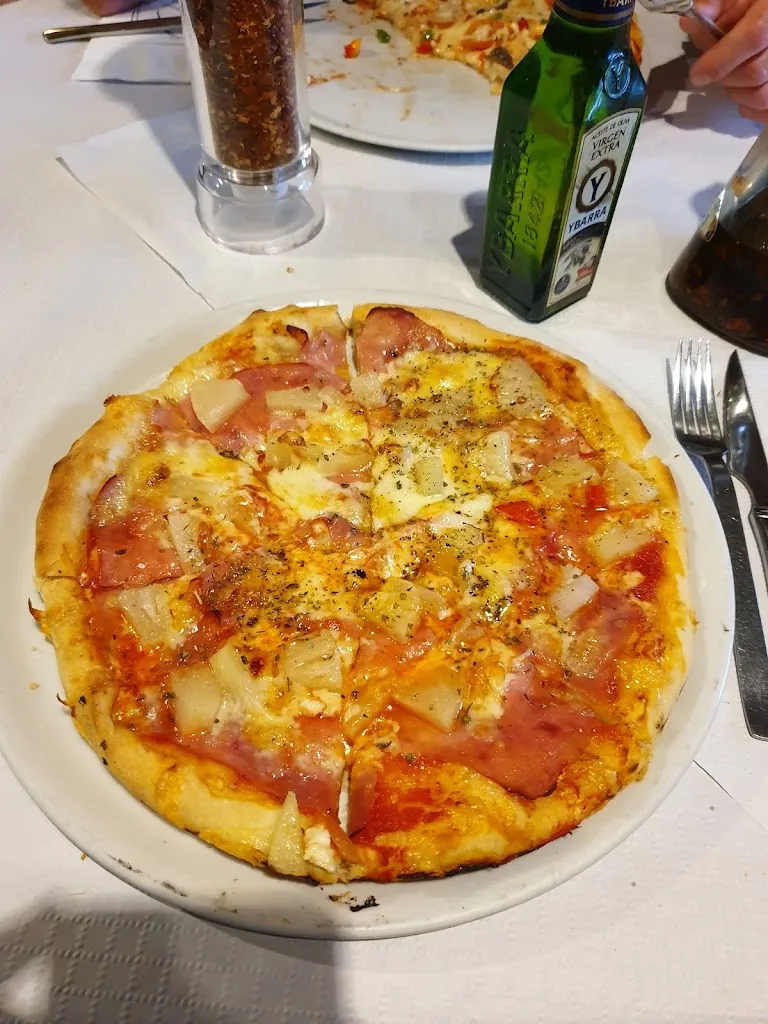Paweł Dąbrowski_Pizzeria Faufal_Costa Calma_review