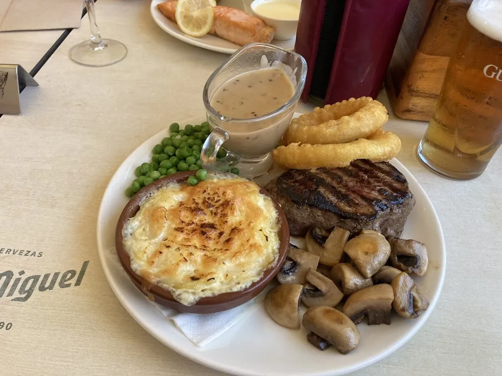 Lee Coates_Tipsy Terrace_Fondó de les Neus el/Hondón de las Nieves_review