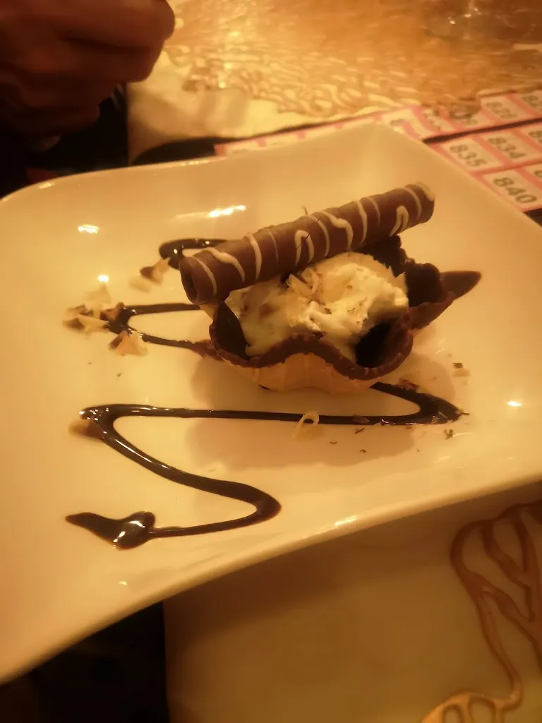 Eileen Lyness_Tipsy Terrace_Fondó de les Neus el/Hondón de las Nieves_review