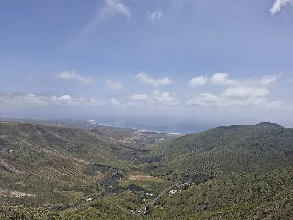 Nicola Taylor_Bar-Restaurante Los Helechos_Haría_review