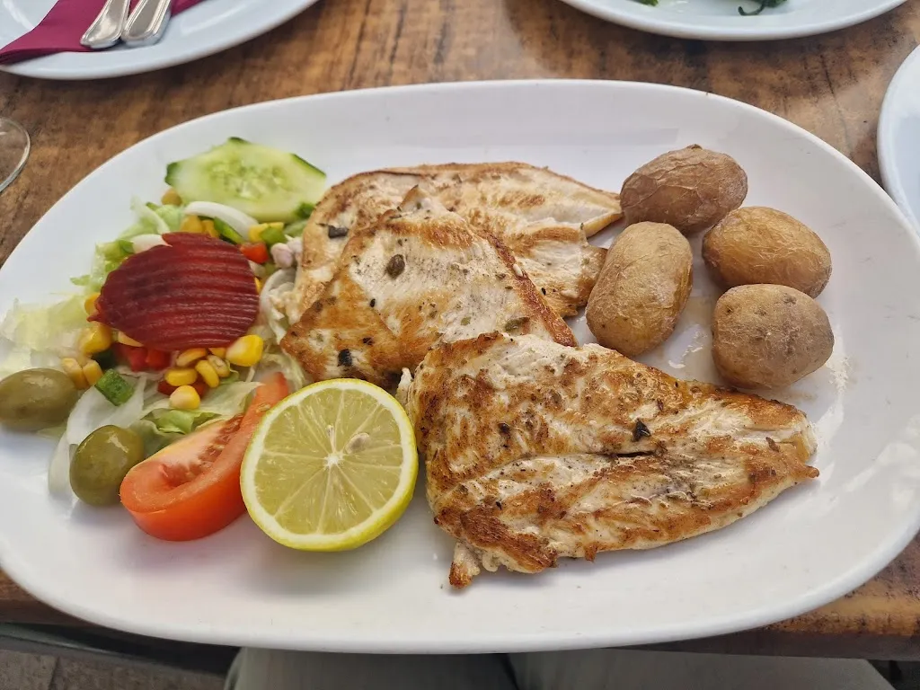 Rest. Plaza León y Castillo_Haría_slider_image_2