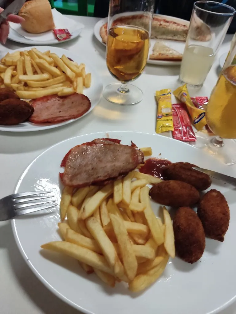 Saskia Fritsch_Bar Cafetería La Plaza_Haría_review