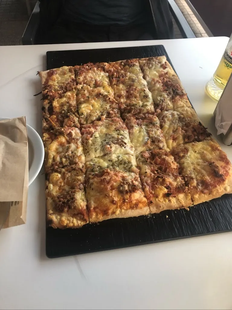 Tomasz Przedmojski_Pizzeria juany_La Guancha_review