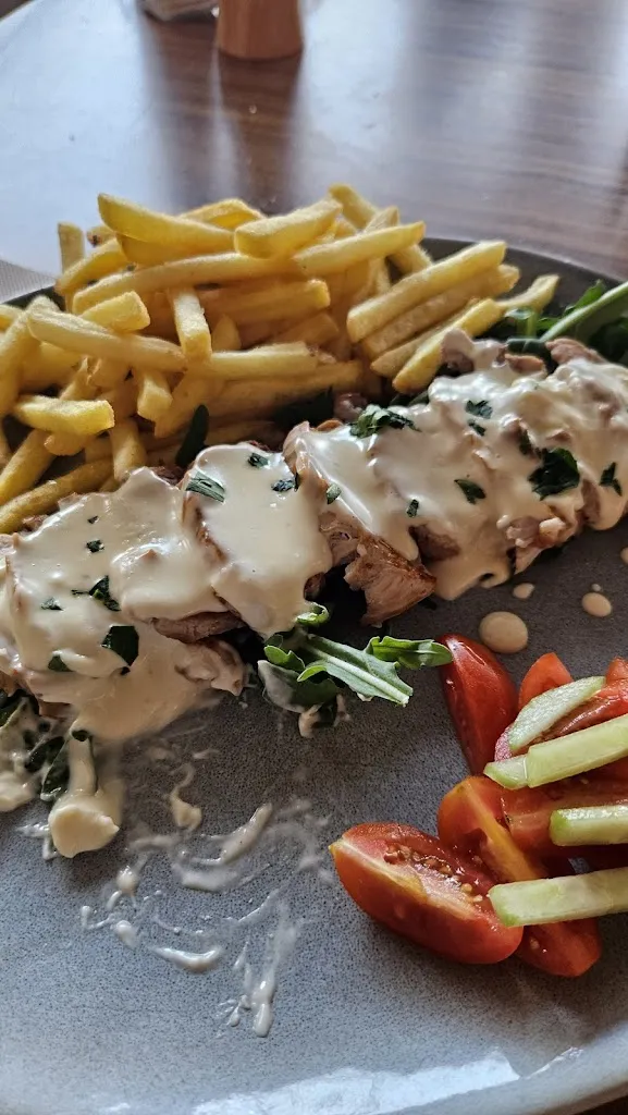 Tom Thompson_Las Cazuelitas, El Cotillo_El Cotillo_review