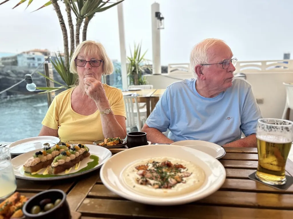 C J_Pez Gordo Fuerteventura_El Cotillo_review