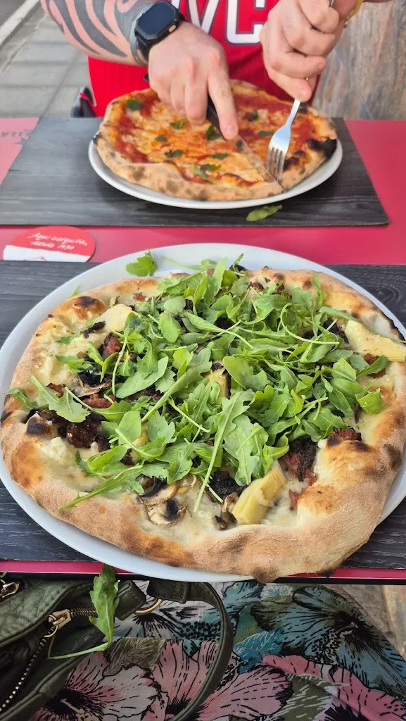 Hip Flask Flism_Pizzeria Marameo_El Cotillo_review