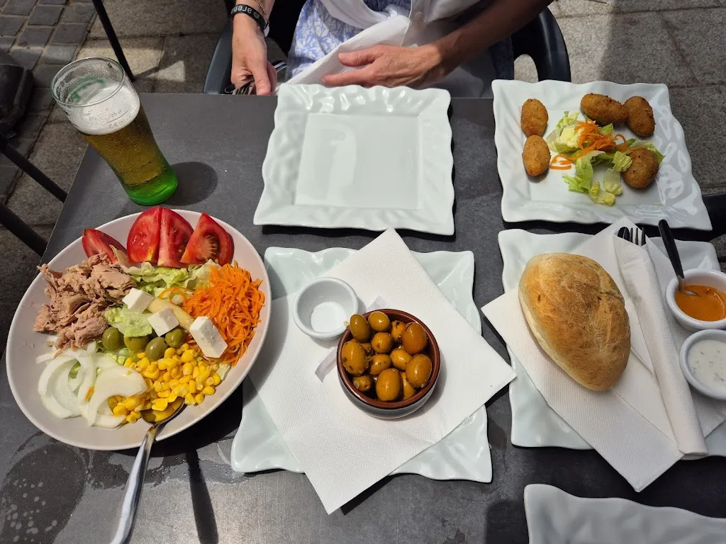 T. Mason_Cafe Central 