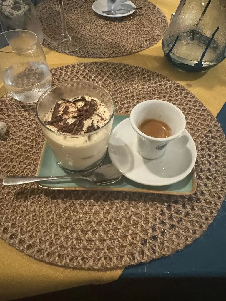 Menu_Amarillo Restaurante Contemporáneo_El Cotillo_immagine_8