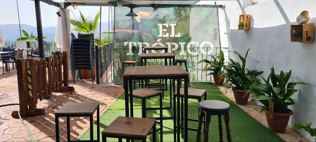 El Trópico TLF 744651318 restaurant in Gaianes