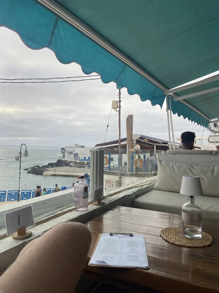 Mol Louise_Aqui Risto Lounge Bar_El Cotillo_review