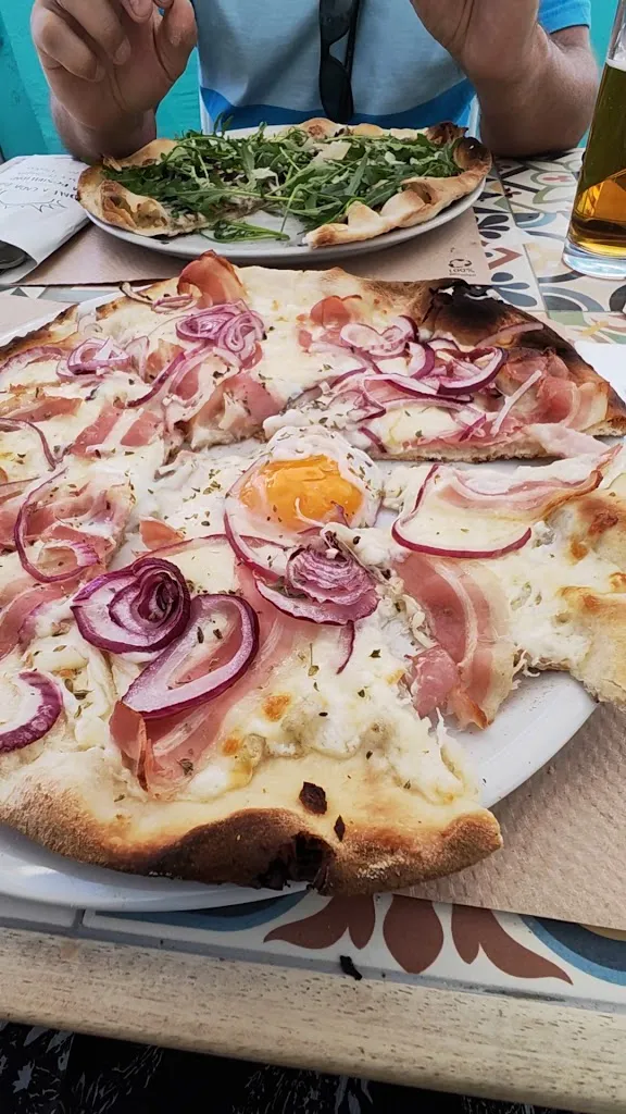 Pizza & Restaurant Mandala_La Oliva_slider_image_2