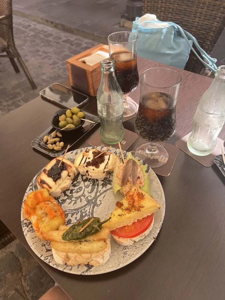 M. Somlyai_Restaurante Encurtidos Antequera_Gáldar_review