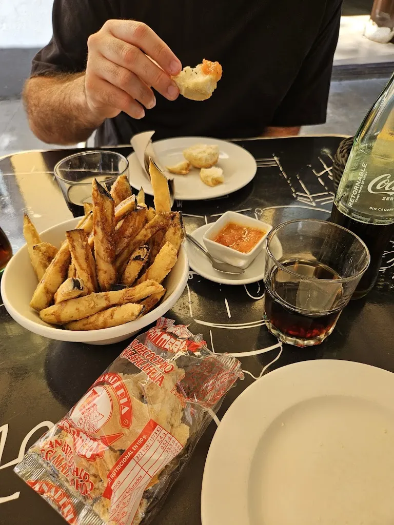 Thijs Dekeukeleire_Bar La Cuarta_Gáldar_review