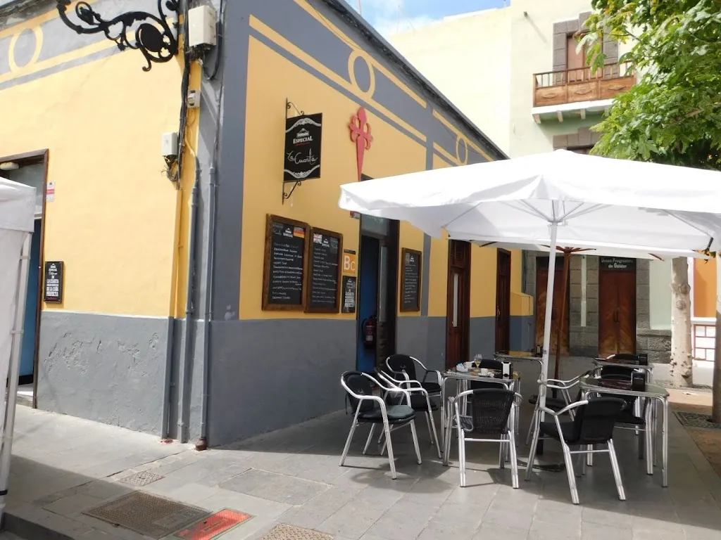 Bar La Cuarta restaurant in Gáldar