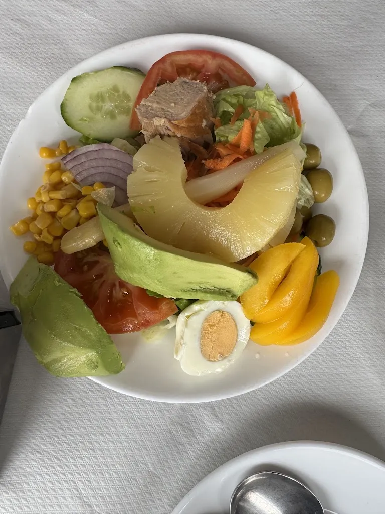 Yuliana Tsybrivska_Bar Restaurante Hnos. Melian_Gáldar_recensione