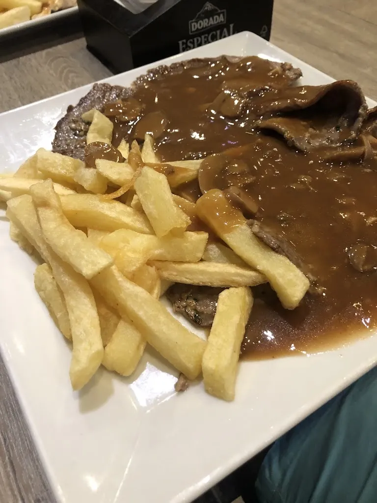 Ivo Šťastný_Bar Restaurante Hnos. Melian_Gáldar_recensione