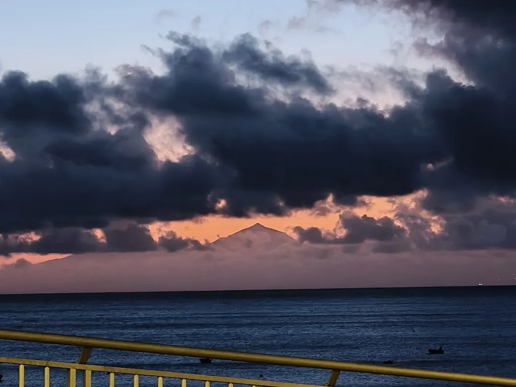 Hugo_Invitame_Gáldar_review