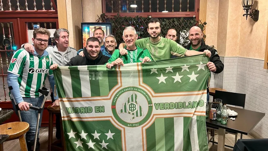 Ramón López_Las Rosas de Foz_Las Rosas_review