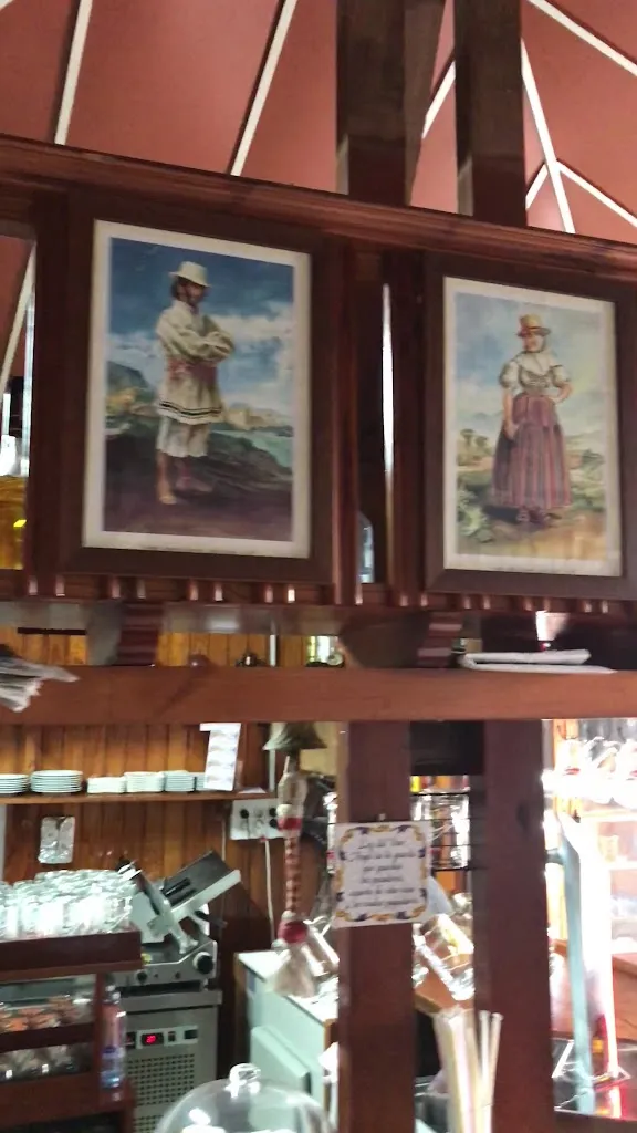 The Dutchess Bar_La Orotava_slider_image_2