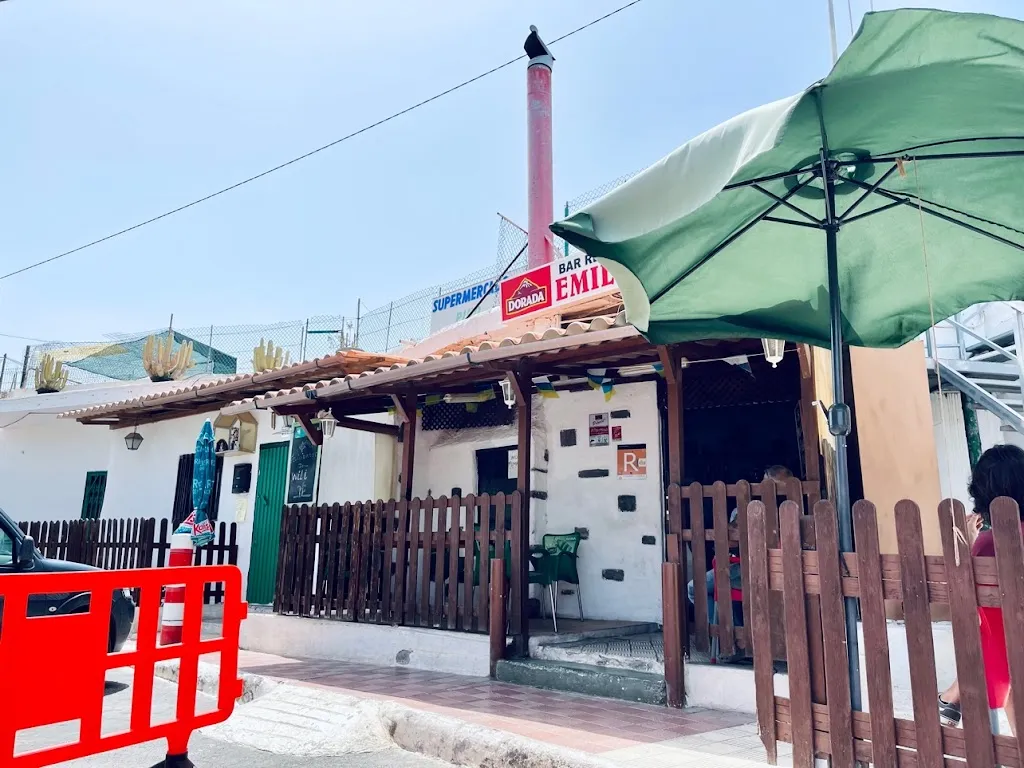 Restaurante Emiliana restaurant in Lomo de Arico