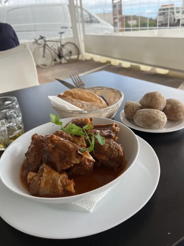 Nenad Ostojic_Bar El Pedregal_Lomo de Arico_review