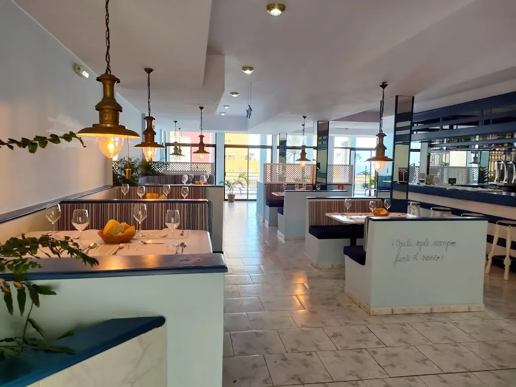 El farero NO ESTA_Lomo de Arico_slider_image_1