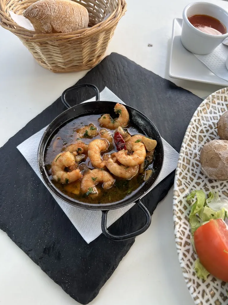 Iryna Zelisko_Tasca Añepa_Lomo de Arico_recensione