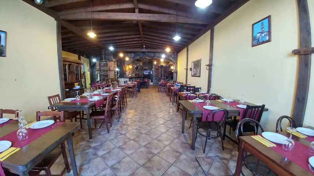 tasca cueva medio casco restaurant in La Matanza de Acentejo
