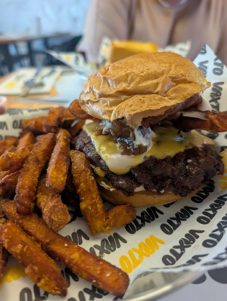 Daniel Firth_Vaxto Elche | Hamburguesería en Elche a la brasa_Elche/Elx_review