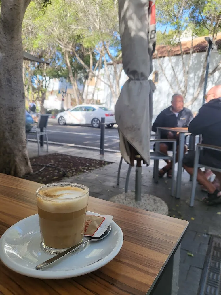 Elena Ng_Ca Luisa_Pájara_review