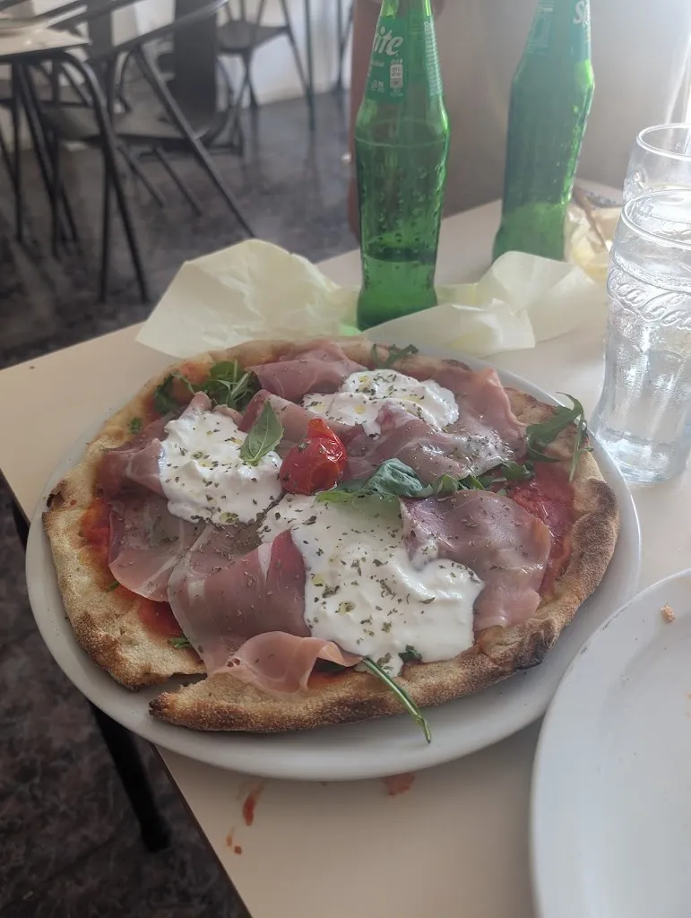 Peter Slattery_BISTRO' 22_Los Gigantes_review