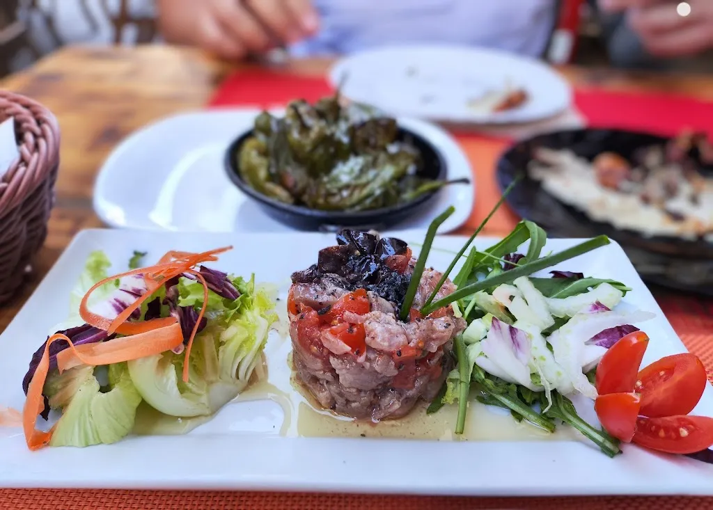 Joanna Szulc_tas-k_Los Gigantes_review