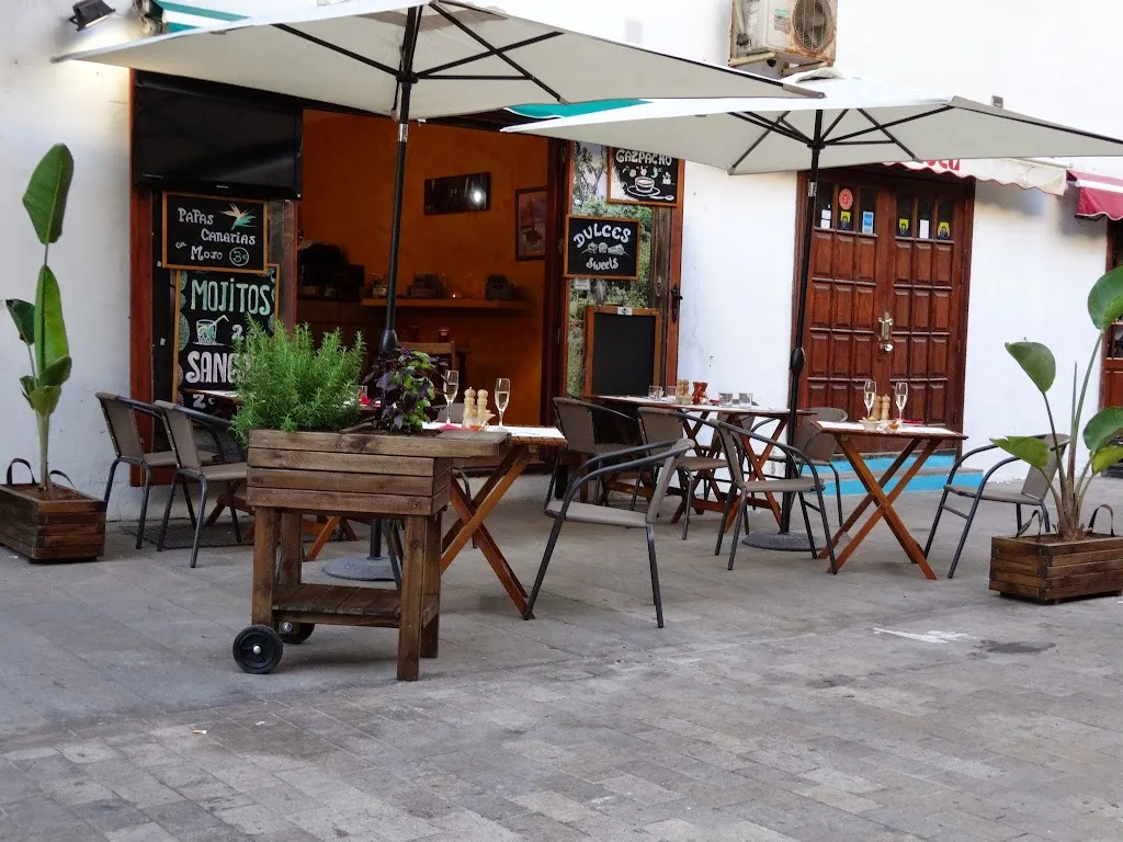 tas-k restaurant in Los Gigantes