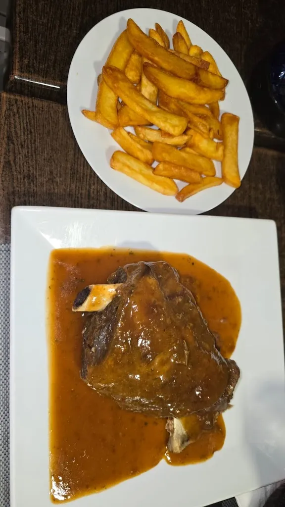 Darryl Hellard_Buen Gusto_Los Gigantes_review