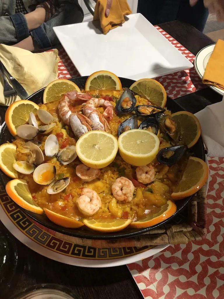 karen newton_Buen Gusto_Los Gigantes_review