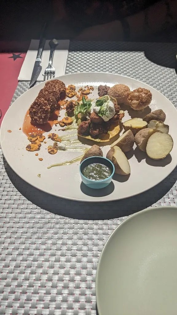 Beth Fraser_CK's Bistro_Los Gigantes_review