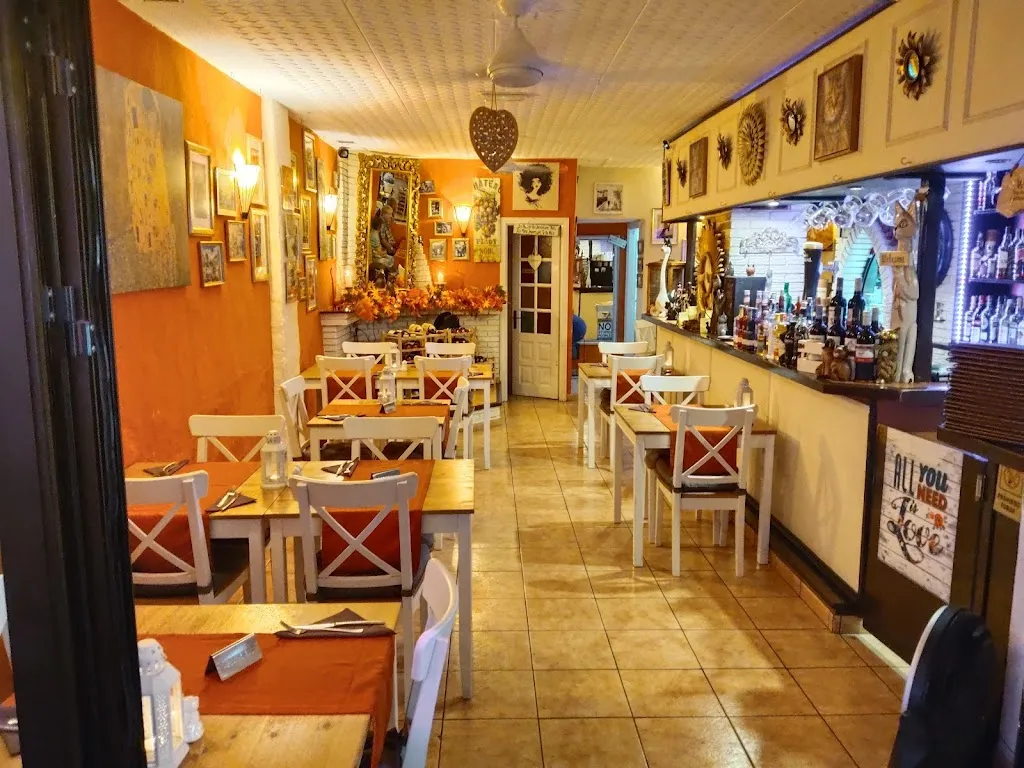 Charlie's Bistro los Gigantes restaurant in Los Gigantes