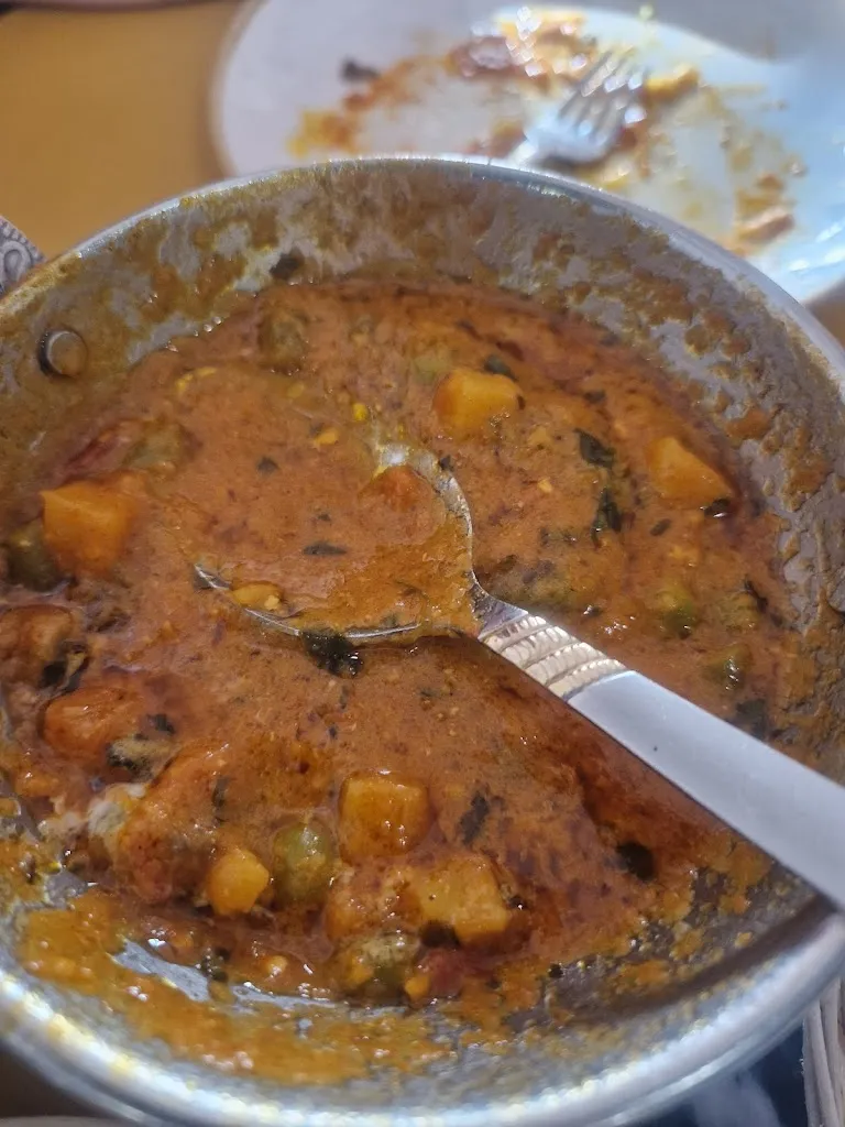 Barry Little_Delhi Darbar_Los Gigantes_review