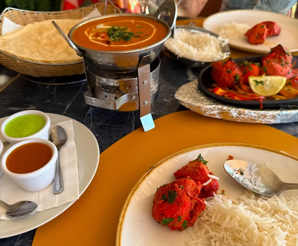 Delhi Darbar_Los Gigantes_slider_image_3