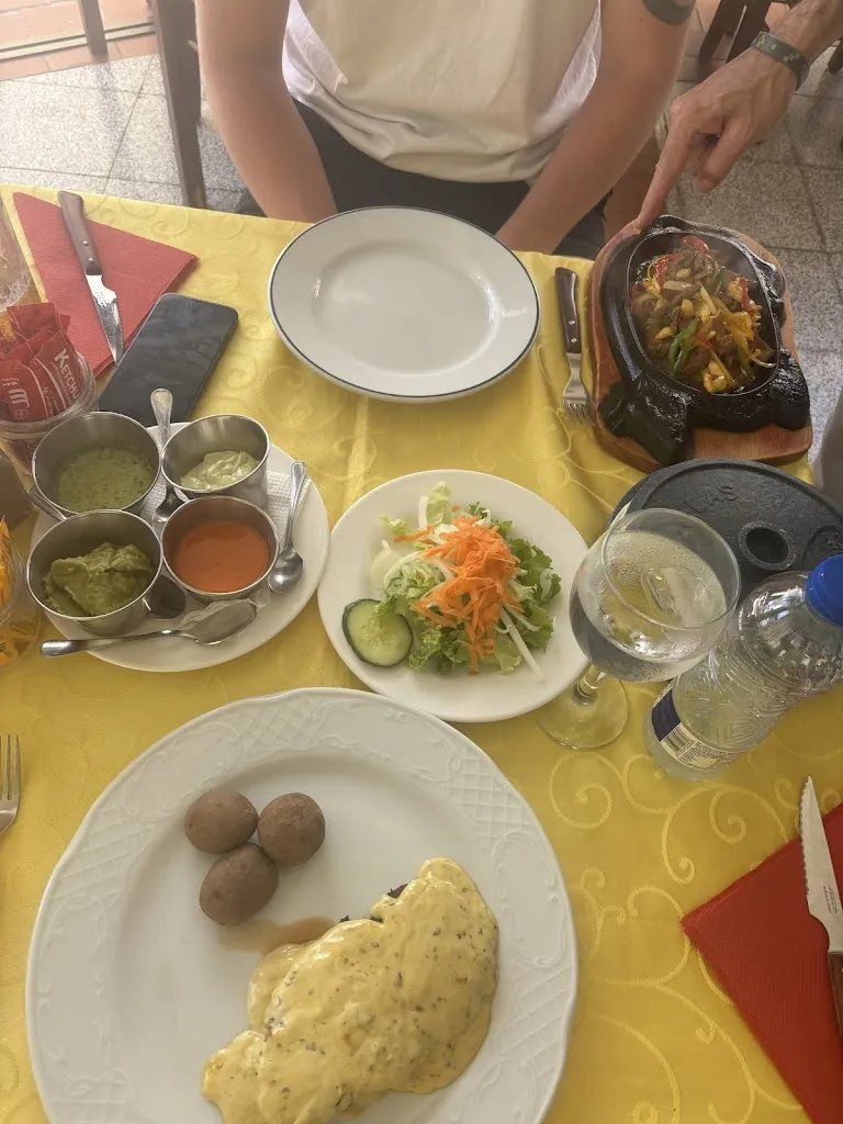 Charlotte Trail_RESTAURANTE SAN FRANCISCO_Los Gigantes_review