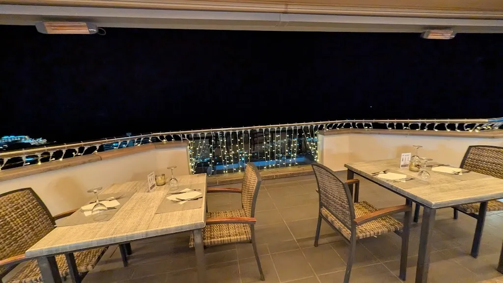 V C_Regency Restaurant_Los Gigantes_review