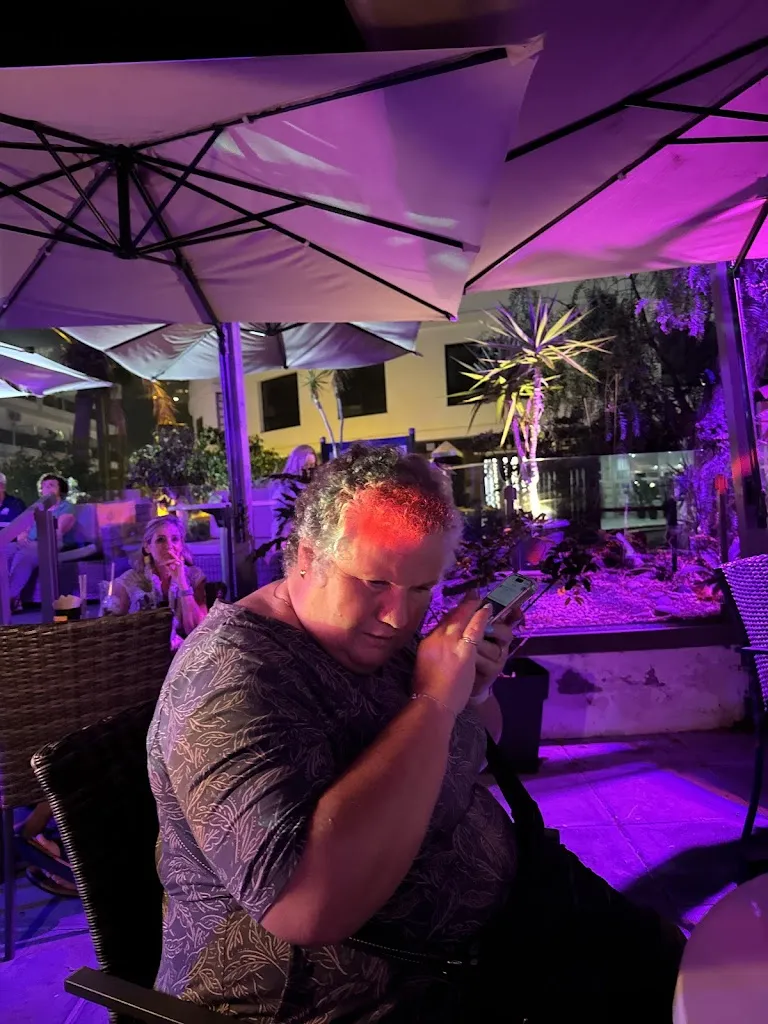 Gavin Griffiths_Terraza Jardin_Los Gigantes_review